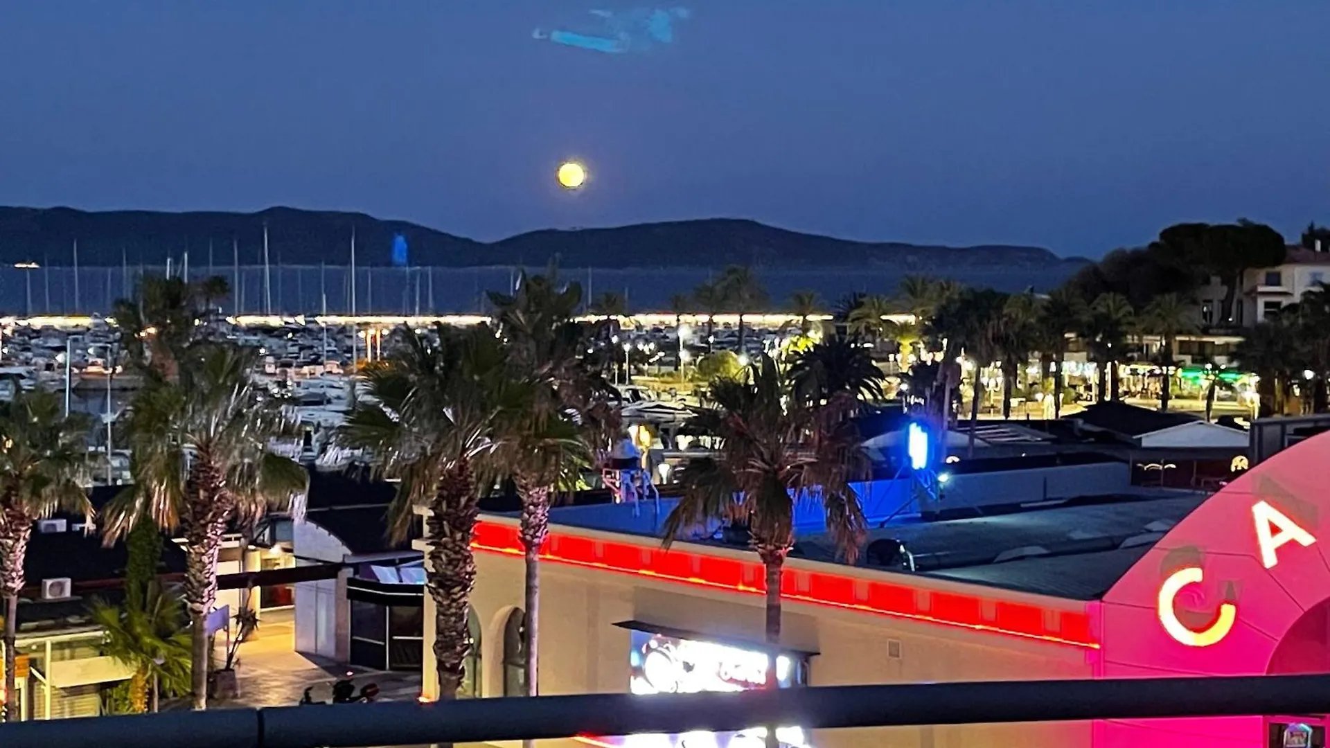 Penthouse Proche St Tropez-Cavalaire Apartment